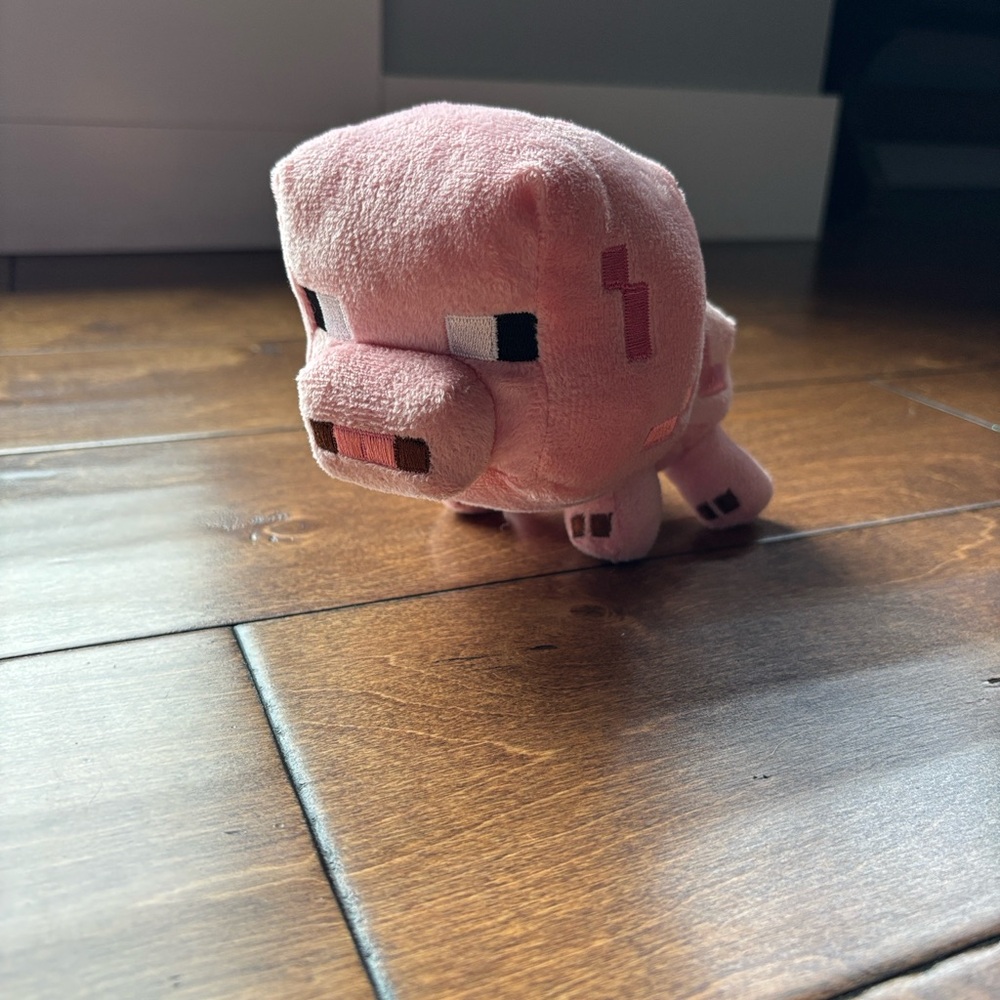 Minecraft 7" Pink Baby Pig